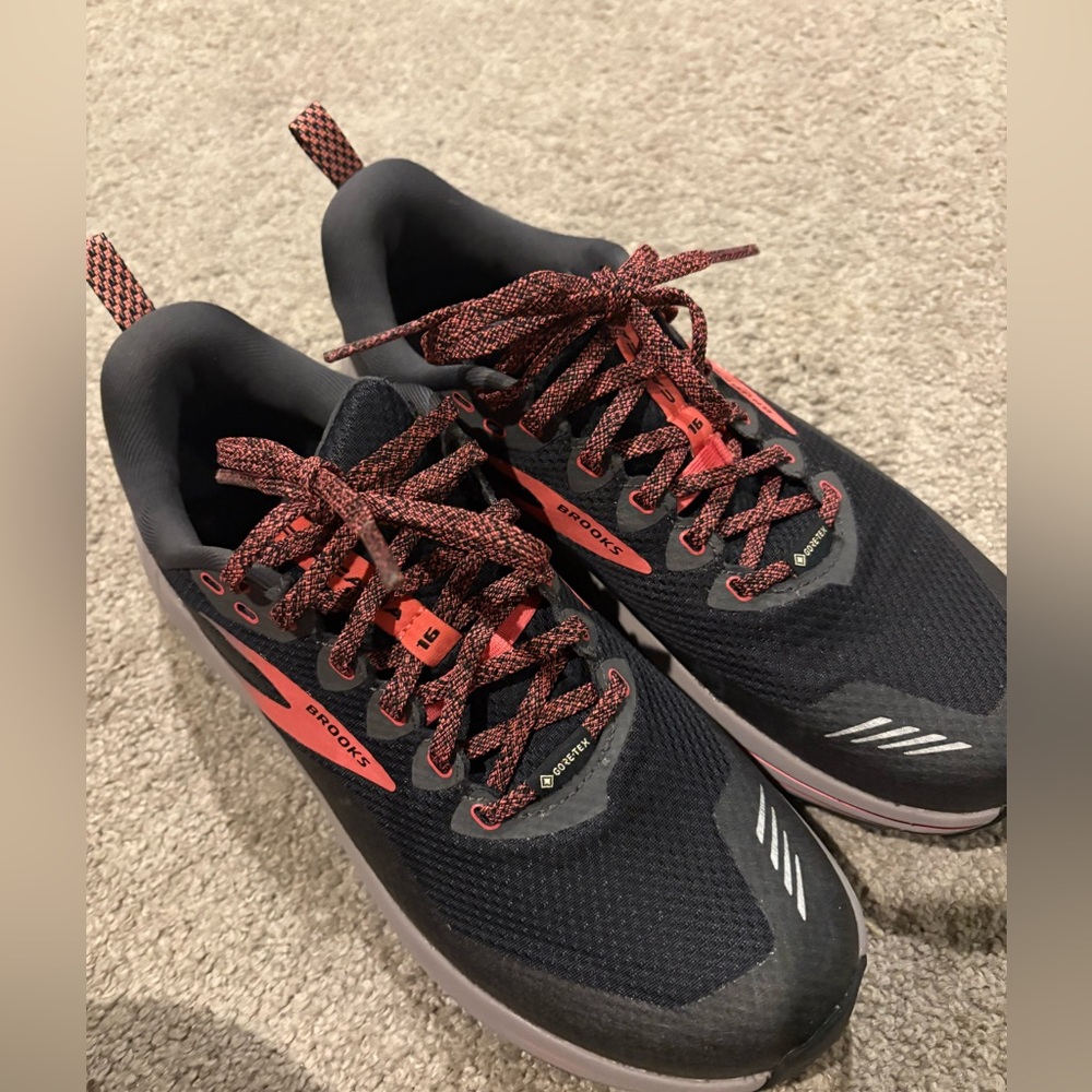 Brook size 10 worn once